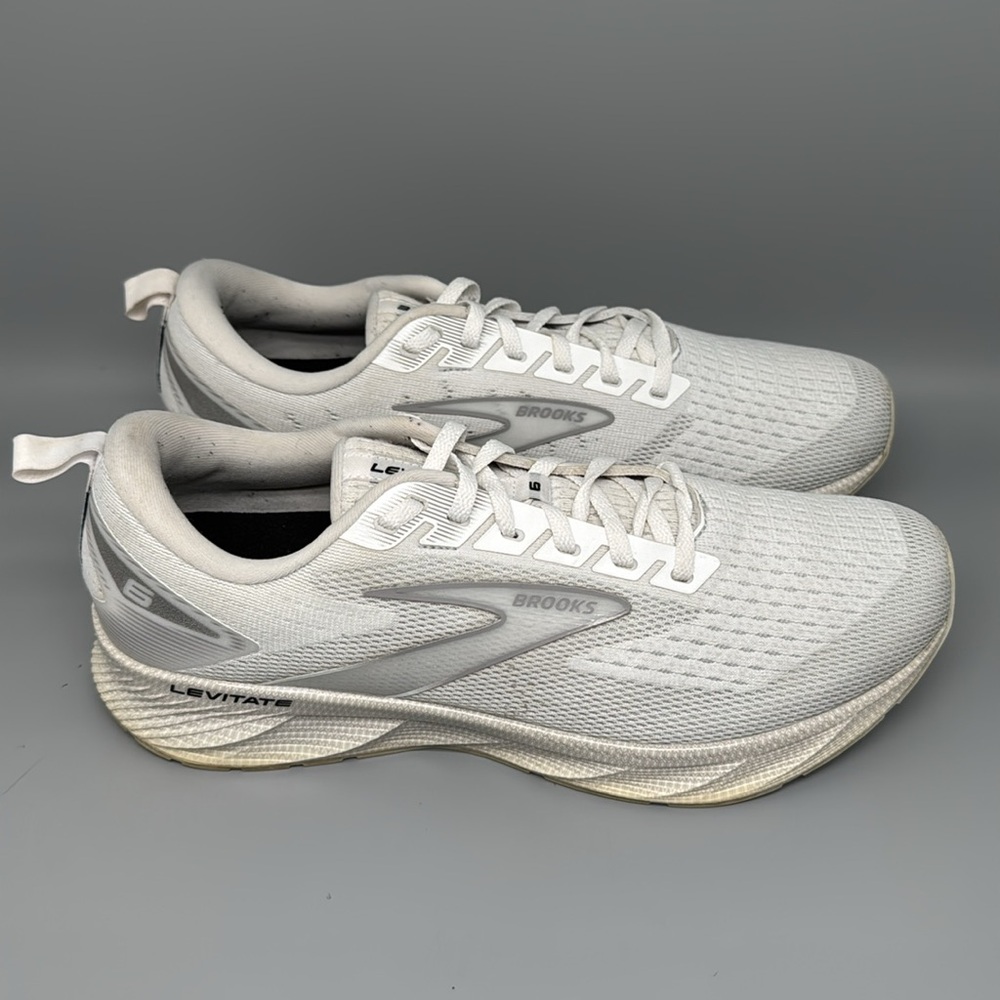 Brooks Levitate 6 White Silver Running Shoes 1103951D126 Men’s Size 10